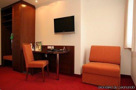 Hotel Klughardt Нюрнберг Экстерьер фото