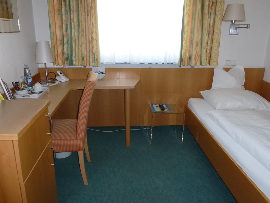 Hotel Klughardt Нюрнберг Номер фото